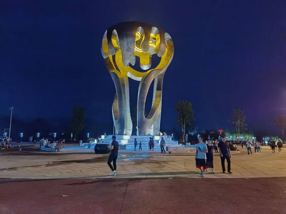 四川達州巴山大劇院鍛銅雕塑