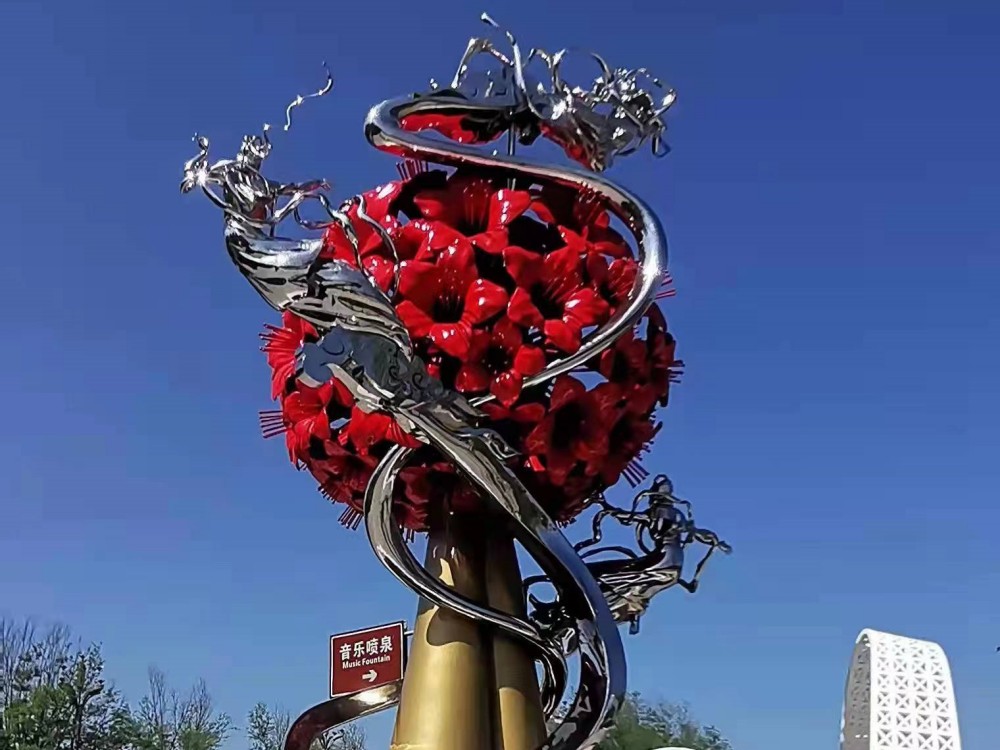 貴州畢節(jié)花間飛舞不銹鋼雕塑