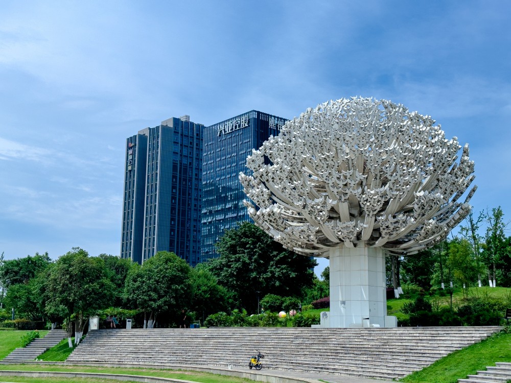 重慶大學城中央公園不銹鋼和平樹雕塑