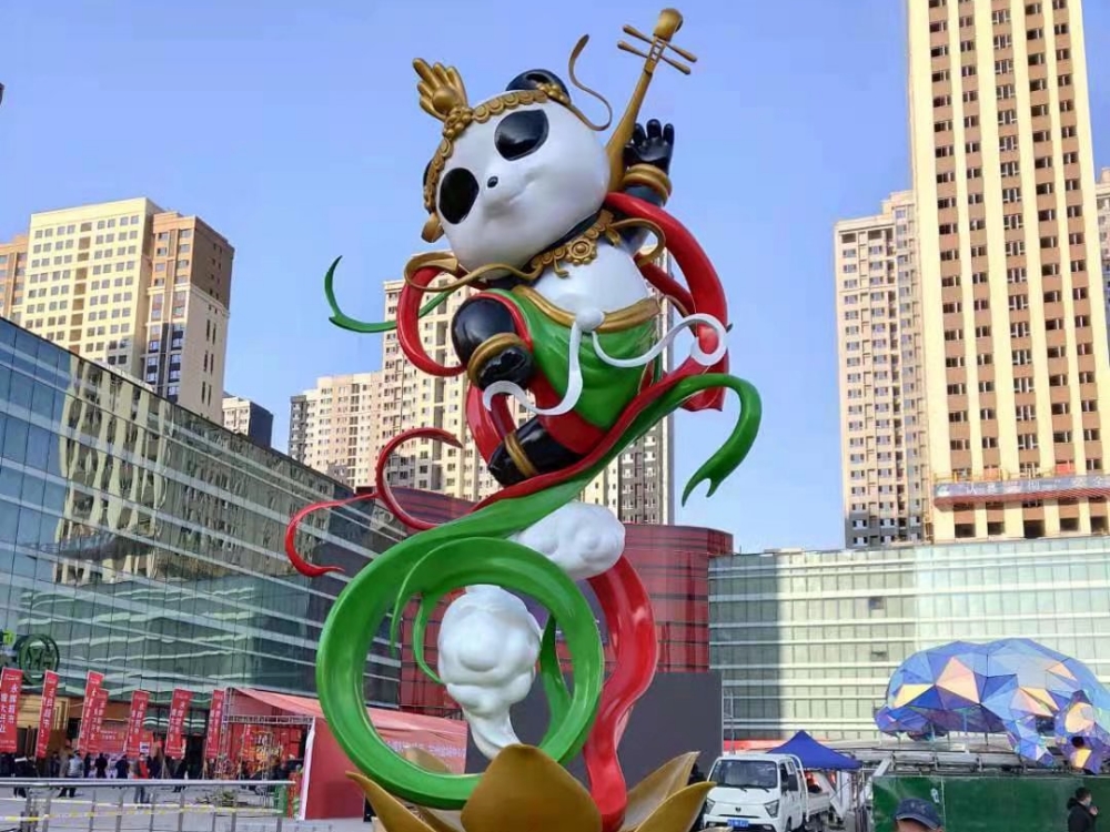 甘肅蘭州不銹鋼飛天熊貓雕塑