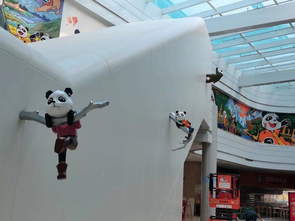 四川成都熊貓基地玻璃鋼雕塑