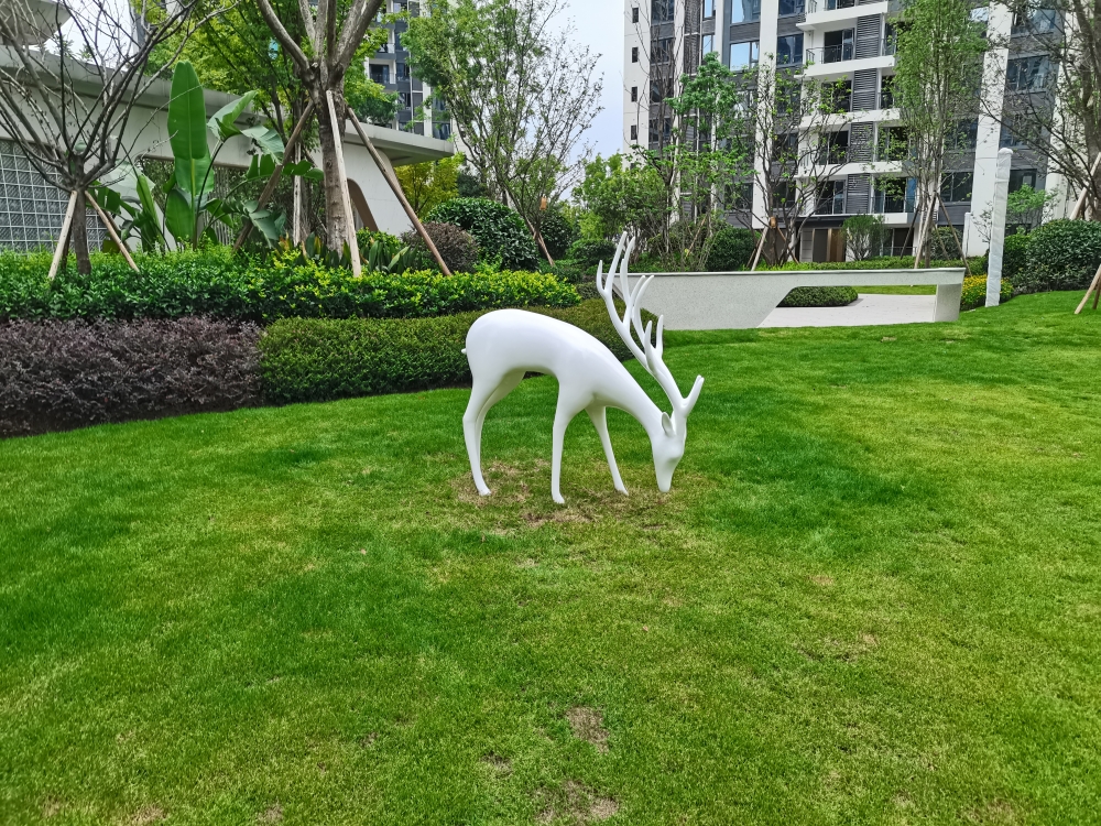 四川達(dá)州邦泰地產(chǎn)不銹鋼雕塑