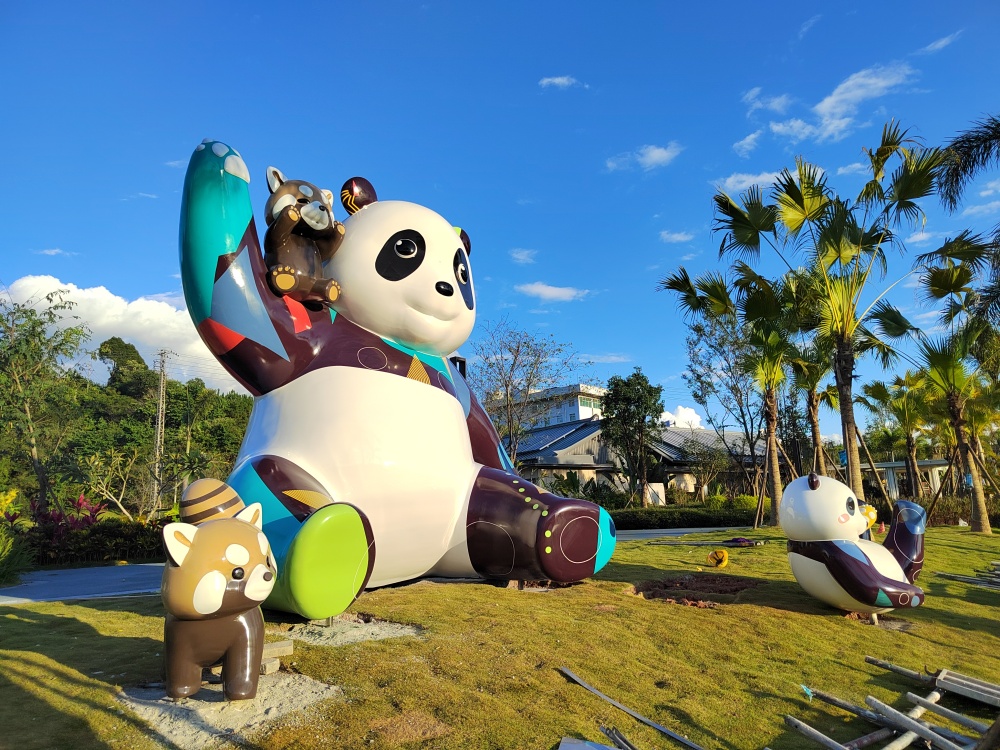 云南普洱熊貓雕塑