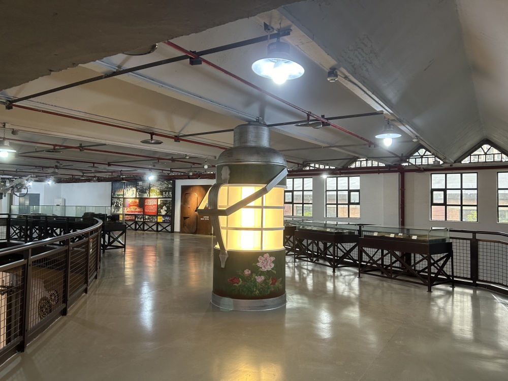 貴州遵義三線建設(shè)博物館玻璃鋼雕塑